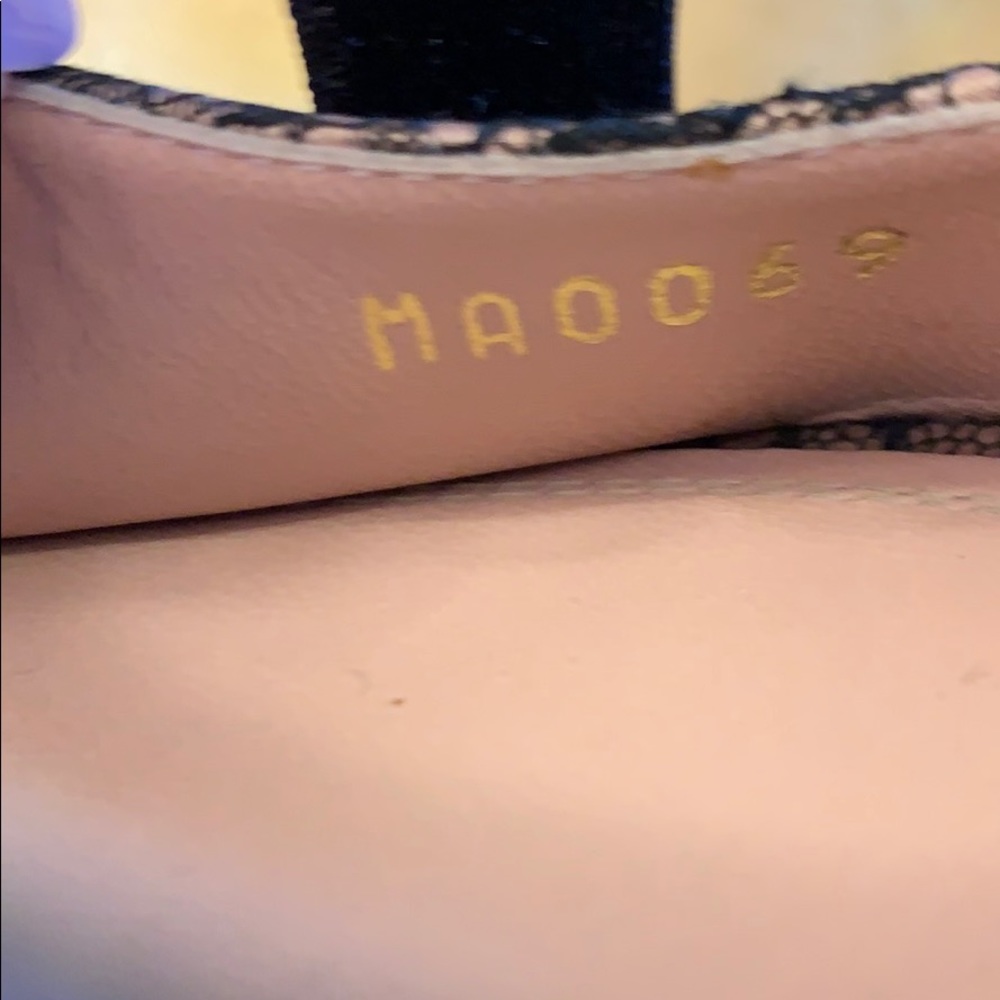 RARE and hard to find Louis Vuitton lace sandals - Picture 5 of 8